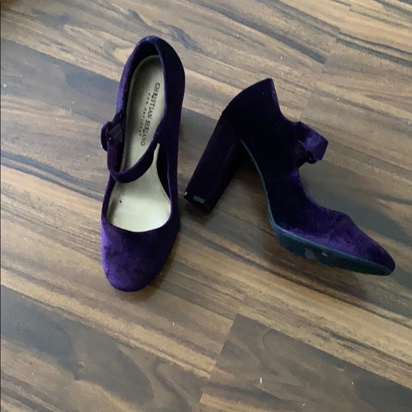 Shoes - Picture 1 of 1